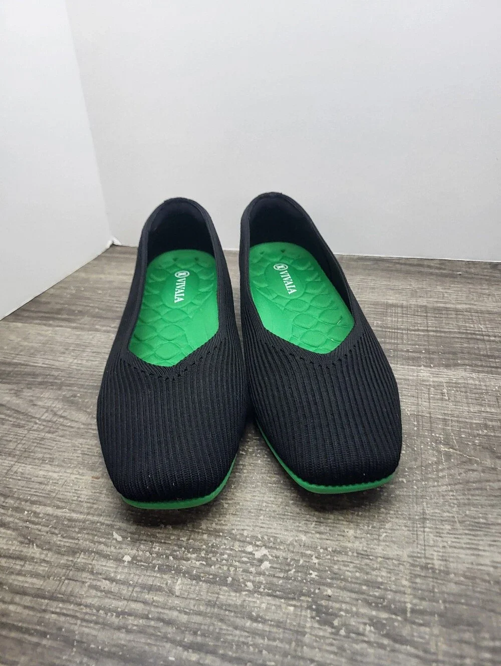 VIVAIA Square-Toe V-Cut Flats Margot Walker 37.5EU 7 US Black Slip-On